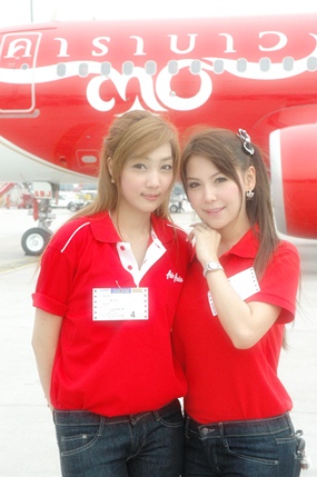 The beautiful Thai AirAsia crew. 