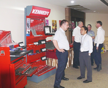 Members visit the Cromwell display at the AFG meeting.