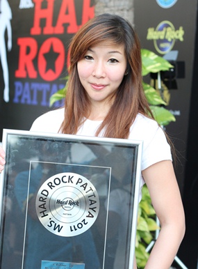 Penlak “Honiez” Kanchanawadee took the 1st runner-up prize.