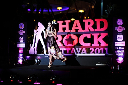 Piyada “Jamie” Monmaneerat introduces herself to the judges on the first day of the contest.