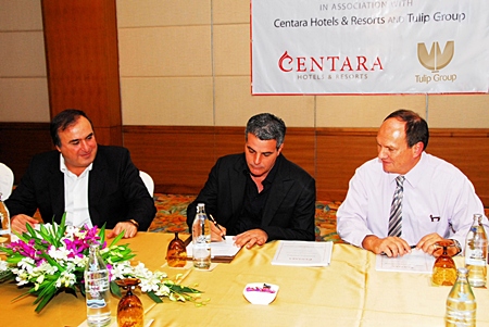 David Marciano and Kobi Elbaz (MD Tulip Group) sign a contract with Kevin Wallace (President Centara Hotels & Resorts) to develop the Centara Avenue Residence and Suites in Central Pattaya. 