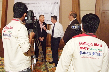 Paul Strachan (centre) interviews Eli Papouchado (2nd left) for Pattaya Mail Television following the conclusion of the press conference held July 26. 
