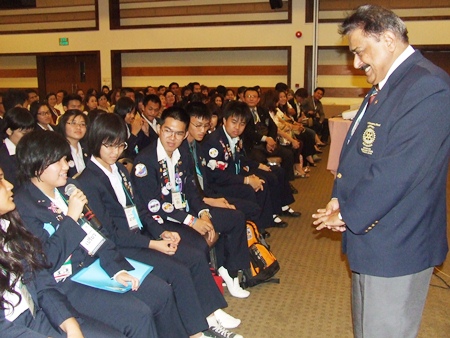 The children showed off their skills during PDG Peter Malhotra’s session on Rotary Basics.