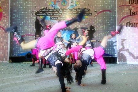 Even though they are youngsters, they can still put on quite an acrobatic show.