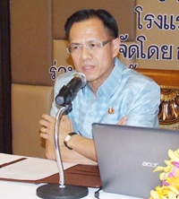 Deputy Governor Pongsak Preechawith addresses a tourism and business representatives meeting in Pattaya. 