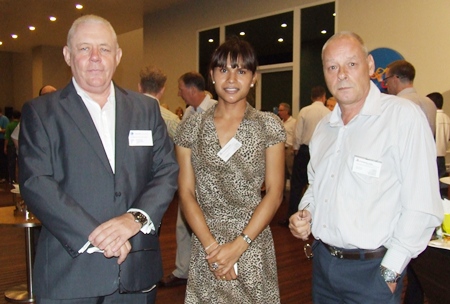 Networking evenings are all about business relations. (l-r) Ian Claffey (Oxondon Consulting), Araya Somjit and Fred de Brouwer (Triskelion Trading Co.).