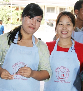 The lovely ladies from the Pattaya Cookery School make sure no one goes hungry.
