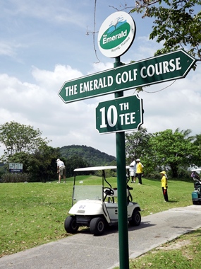 Which way to the next hole?