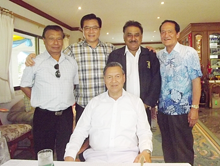 Andrew Khoo, former GM of Hard Rock Pattaya and presently in charge of the Bali property flew in to pay his respects to general Kanit. He is flanked by Damrong Taweema (left), Hard Rock Hotel director of security, Pratheep Malhotra, MD of Pattaya Mail and Jiraphong Roeksasut, CEO of Royal Furnishings.