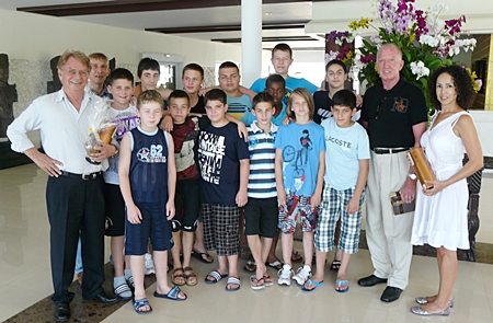 The Germans at their arrival at the Thai Garden Resort. Far right Anselma and Gerrit Niehaus, far left, Hans Günther Müller and Heiko Klimanschewsky.