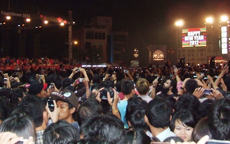 It’s shoulder to shoulder at Bali Hai pier.