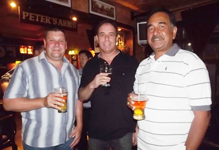 Shene Van Harten, Ken Bright and Ray D’Silva toast to the success of Bosch Chassis Systems (Thailand) Limited.