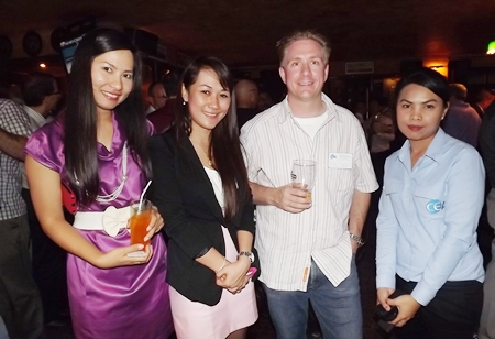 The Amari Orchid Pattaya team of Ampawan Kuhasak and Patcharin Machima meets the CEA team’s Michael Parham and Jarinya Bunchaiyo.