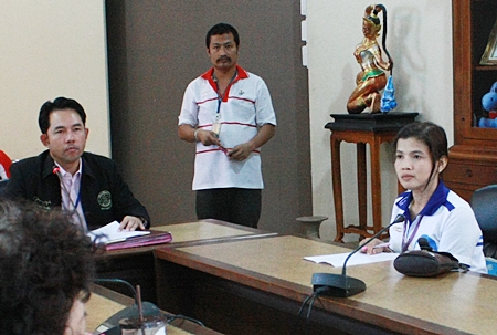 Na-anya Jantrakas (right), head of the health department’s Center for Disease Control and Prevention, suggests improving sex education for children in all 29 Pattaya schools. 