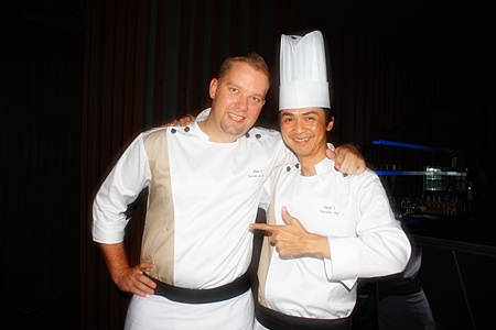 Executive Sous Chef Shaun Venter (left) with Executive Chef Supoj Suwanwong (right).