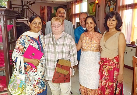 Binota thanks Betty Rozanski, who was instrumental in organizing the visit to the Pattaya Orphanage and the lovely Indian lunch, and Av Khanijou (2nd right) proprietress of Indian by Nature for her superb hospitality. On hand to ensure that all went well were Sue Kukarja (right), PDG Pratheep Malhotra and PDG Premprecha Dibbayawan (back row).