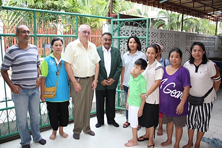 Steve Graham (3rd left) and Peter Malhotra (4th left) visit the Pattaya Autistic Life Skills Development Center, guided by Supang Samrit (5th left), the kind hearted director of the center. 