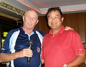 Kris Kritsanajootha, right, with Colin the Golf Manager. 