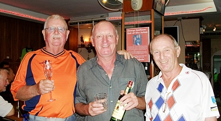 From left: Sunday’s winners Mike Craighead and Bob Newell with Colin the Golf Manager. 