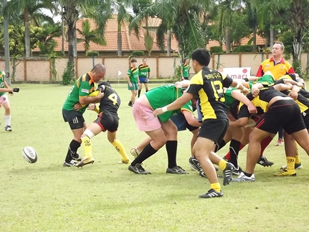 Brutal Surin take on the Banging Panthers in the Bowl Final.