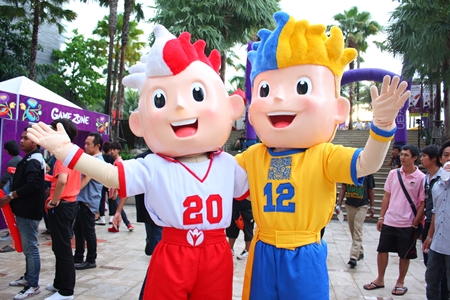 Slavek and Slavko, the twin mascots for Euro 2012, welcome soccer fans to the pre-tournament party at Central Festival Pattaya Beach on May 23. 