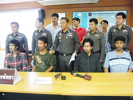 Nirut Khyan-ngan and friends have been arrested for the murder of Thongkhum Upbua during Songkran. 