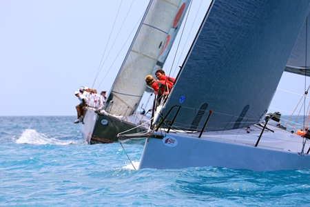 The racing was close throughout the Samui Regatta. (Photo by SamuiPics.com.)