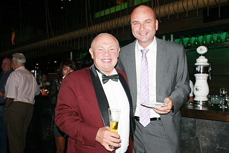 (L to R) Peter Banner (the Happy Auctioneer), and Andrew Boyett-Camp (MD 121-Advice.com).