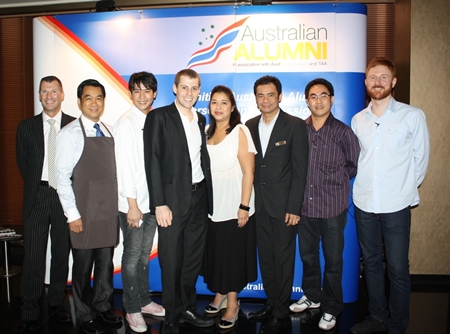 The Australian-Thai Chamber of Commerce Thailand in collaboration with VIE Hotel Bangkok hosted the Australian-Alumni’s Creative Alumni Showcase, for a large number of Thais graduates from Australian educational institutions and guests recently. The event was aimed at networking and strengthening relationships among Australian alumni. (L to R) Gary Woollacott, CEO OPUS Executive Search; Chusak Puaungphaka, Hotel Stylist and Chief Florist at Swissotel Nai Lert Park; Chef Ik Bunn Borriboon, Moderator of the popular ‘Indy Kitchen’ TV programme; Josh Hyland, Communications Manager of AustCham Thailand; M.L. Laksasubha Kridakon, AustCham Thailand Vice President in charge of the Alumni & Co-Chair of Australian-Alumni; Banthueng Talayarak, Resident Manager of VIE Hotel Bangkok; Kitikong Tilokwattanotai, Founder of Chiang Mai Art on Paper and Joshua Parry, Printmaking artist from Australia.