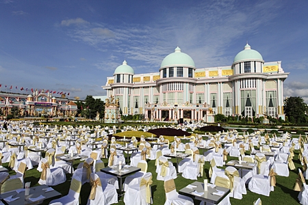 The beautiful grounds at Sukhawadee House have been prepared to welcome guests for the Dreams and Aspirations party.