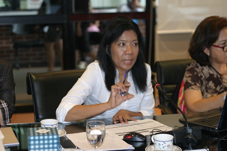 Priyaporn Sukhsuko addresses the meeting held at Pattaya City Hall, Friday, Sept. 7. 