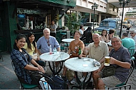 Trip members celebrate the end of the day with some refreshments at a restaurant in Chiang Mai.