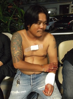 Sermsak claimed he was just sitting there, minding his own business when the drunk farang stabbed him.  We’ll let the reader draw his own conclusions. 
