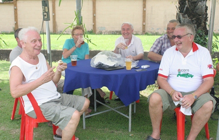 Steve Graham (right) MD of Acorn Distribution, the major sponsor of the event.
