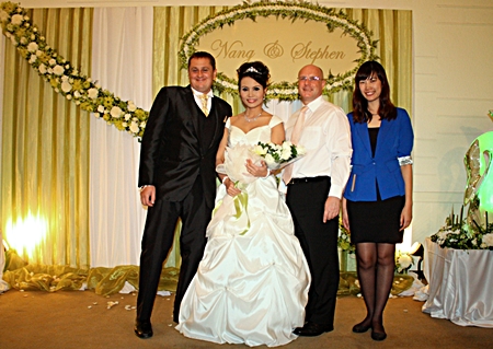 (L to R) Stephen Alexander, Walaiporn Chumnarn, Amari Area General Manager David Cumming, and Weeraya Sakolchai, Amari Orchid Pattaya sales manager. 