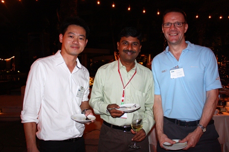 (L to R) Rungroj Sae-iao, CRM Manager, GKN Driveline (Thailand) Limited, Ramesh Ramanathan, Managing Director, Visteon (Thailand) Limited and Roger Wilson, Key Account Manager Ford, Eastern Seaboard Industrial Estate.