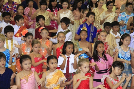 Some of the school’s youngest students take part in the whole school dance. 