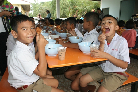 Youngsters are obviously enjoying the delicious mean from the Hard Rock. 