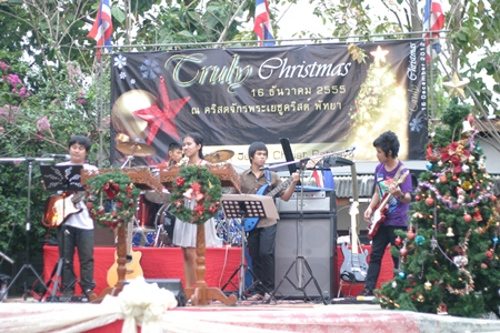 Jomtien Beach’s Church of Jesus Christ celebrates Christmas with music, dance, food and drink, plus a charity raffle to help those less fortunate. 