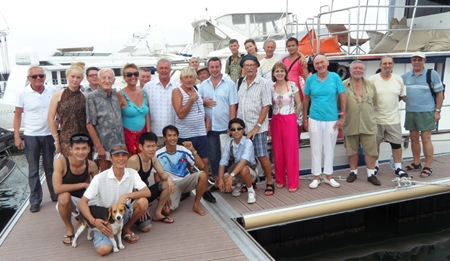 Archie gathers quite an entourage for a boat trip the following Sunday. 
