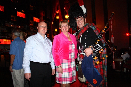 (L to R) Amari Orchid Pattaya Area General Manager David Cumming, greets Robina Addison and Norman Fiddes.