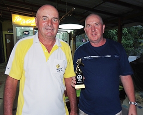 Steve Milne (right) receives his “Take it Easy” sponsored trophy from Capt’ Steve.