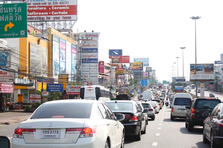 Everyone wants to go to Pattaya for our world famous Countdown 2013, as can be seen by this traffic on Sukhumvit Road coming into Central Pattaya.