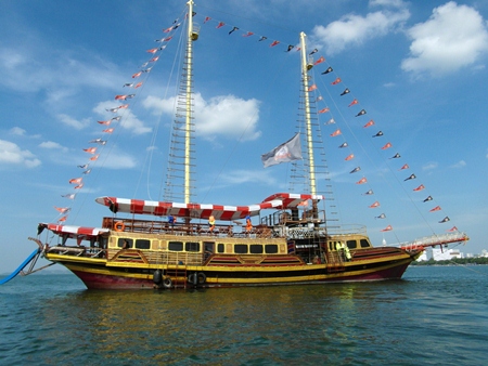 The Pirate Ship - anchored in Jomtien Bay.