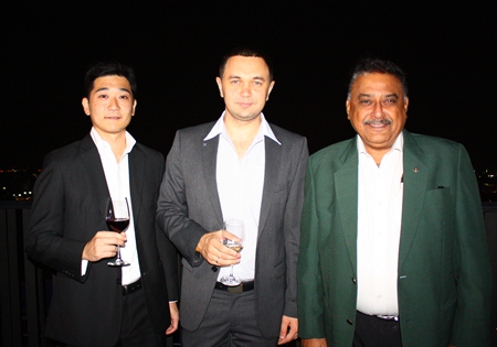 (L to R) Tomo Kuriyama (GM Sheraton Pattaya), Dimitri Chernyshev (Exec. Asst. Manager Pullman Pattaya Hotel G) and Peter Malhotra (MD Pattaya Mail Media Group) pause for a moment from admiring the spectacular view.
