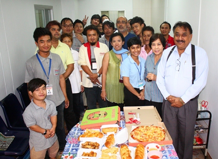 It was pizzas, burgers, garlic bread and french-fries all around as Peter Malhotra (right), MD of the Pattaya Mail Media Group, invited the staff to a little feast to celebrate his birthday recently.