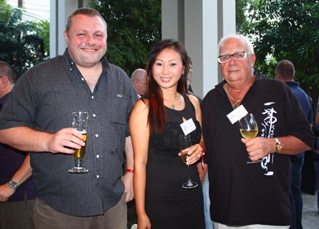 (L to R) Matt O’Sullivan, director of Homesdirect.asia, Prae Mattawong, sales for Thailand Pan Pacific Travel Corporation Limited and Greig Ritchie, director of sales - S.E. Asia for Pan Pacific Travel Corporation Limited.