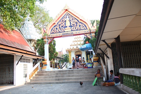The entrance to Khao Phrabat Temple on Pratamnak Hill.