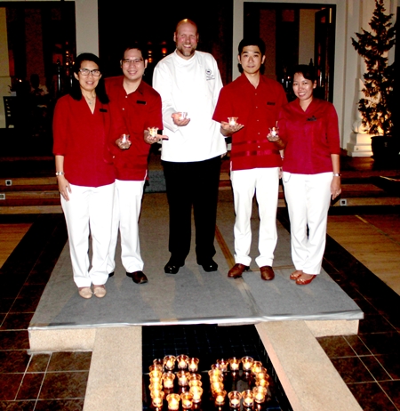 The Sheraton Pattaya Resort participated in Earth Hour 2013 recently. Tomo Kuriyama (2nd right), GM of the hotel said, “It’s a privilege for us to support such a powerful movement with such a simple gesture. Earth Hour also reflects a philosophy we try to practice year-round: The small steps each of us takes can make a big difference together.”