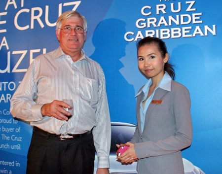 Frank Holzer (ASEAN Manufacturing Finance) and Varaporn Lamai (Hilton Pattaya).